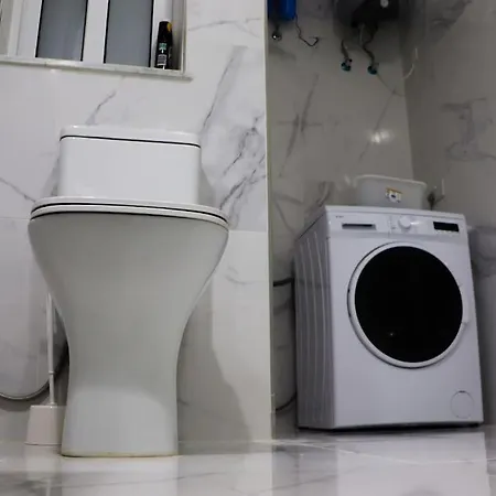 Beachfront Bugibba شقة