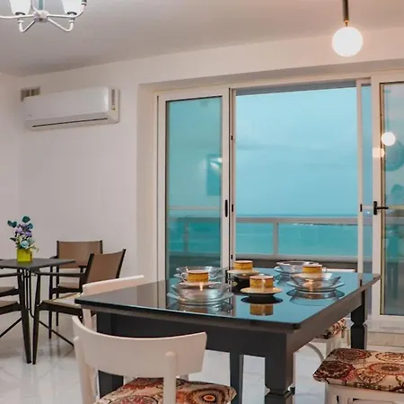 Daire Beachfront Bugibba