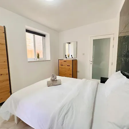 Daire Beachfront Bugibba *