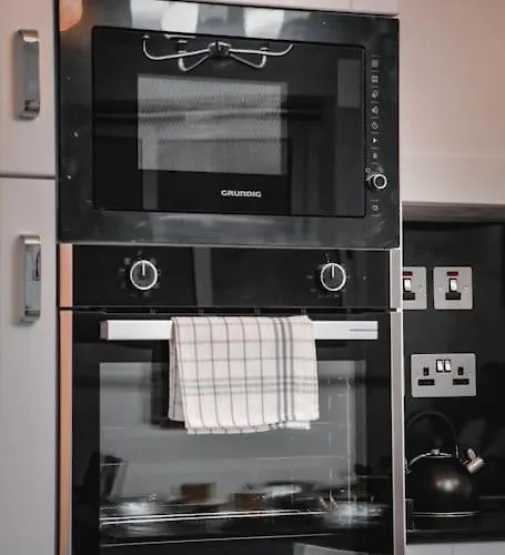 Beachfront Bugibba Apartament *