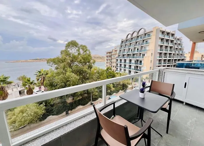 Lägenhet Beachfront Bugibba